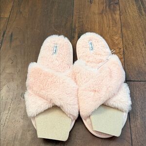 Splendid Plush Crisscross Slide Slippers in Blush Pink